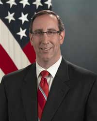 �ng Robert Scher, Thứ trưởng Quốc Ph�ng Hoa Kỳ đặc tr�ch Nam � v� Đ�ng Nam �. Photo courtesy of defense.gov